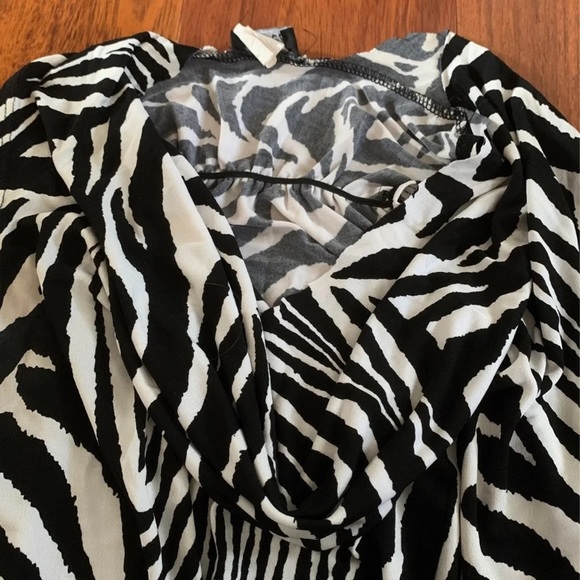 Top - Picture 2 of 3